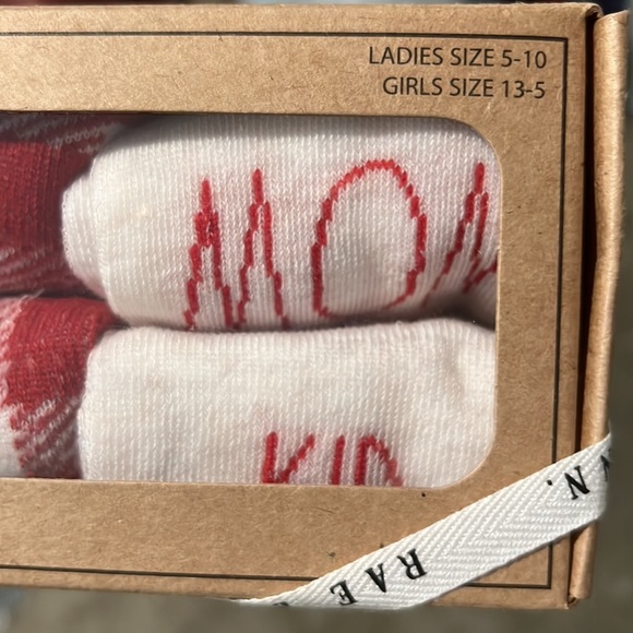 Rae Dunn 6Pk Mommy & Me Socks - Picture 6 of 13